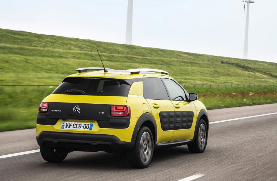 Замена аккумулятора Citroen C4-Cactus