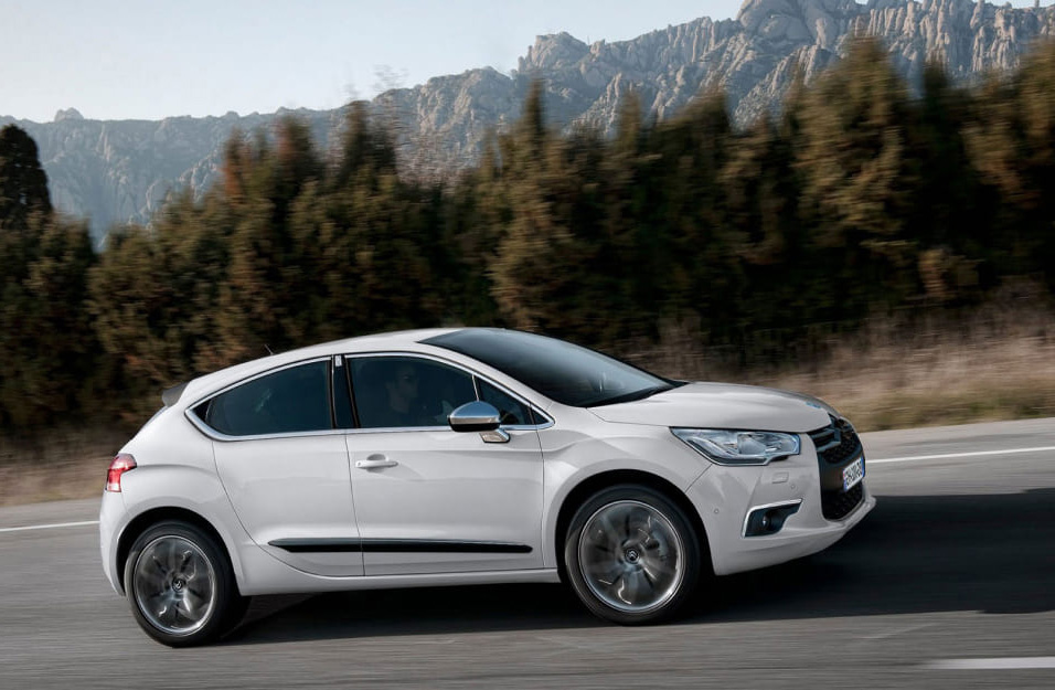 Замена аккумулятора Citroen Ds4