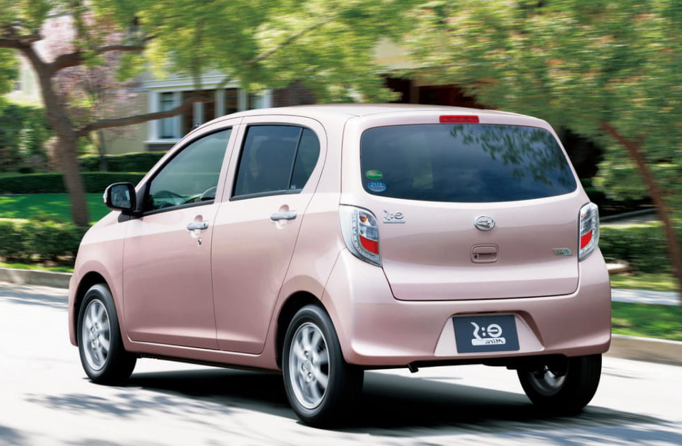 Замена аккумулятора Daihatsu Mira