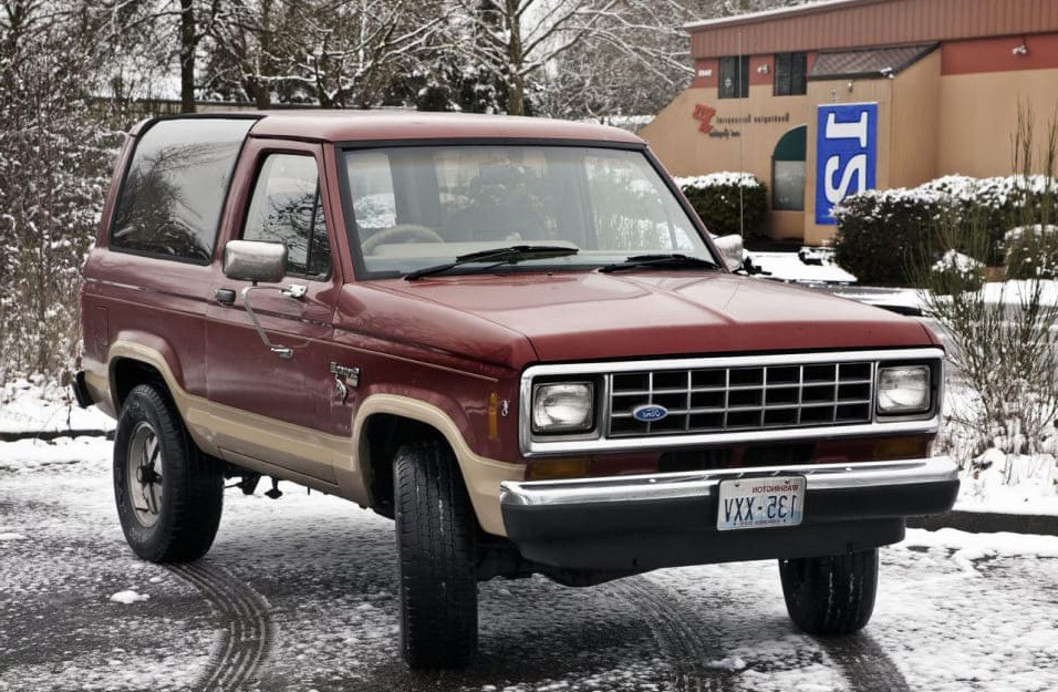 Замена аккумулятора Ford Bronco2