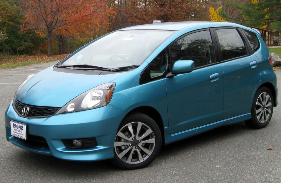 Замена аккумулятора Honda Fit