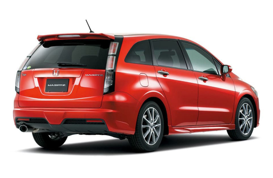 Замена аккумулятора Honda Stream