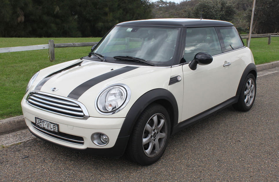 Замена аккумулятора MINI Hatch