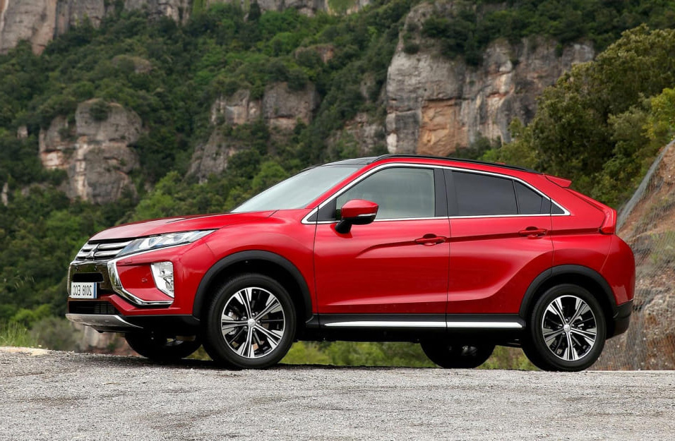Замена аккумулятора Mitsubishi Eclipse-Cross