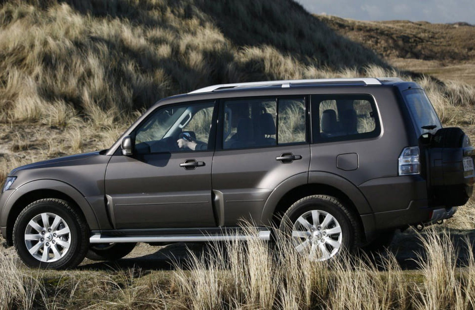 Замена аккумулятора Mitsubishi Pajero