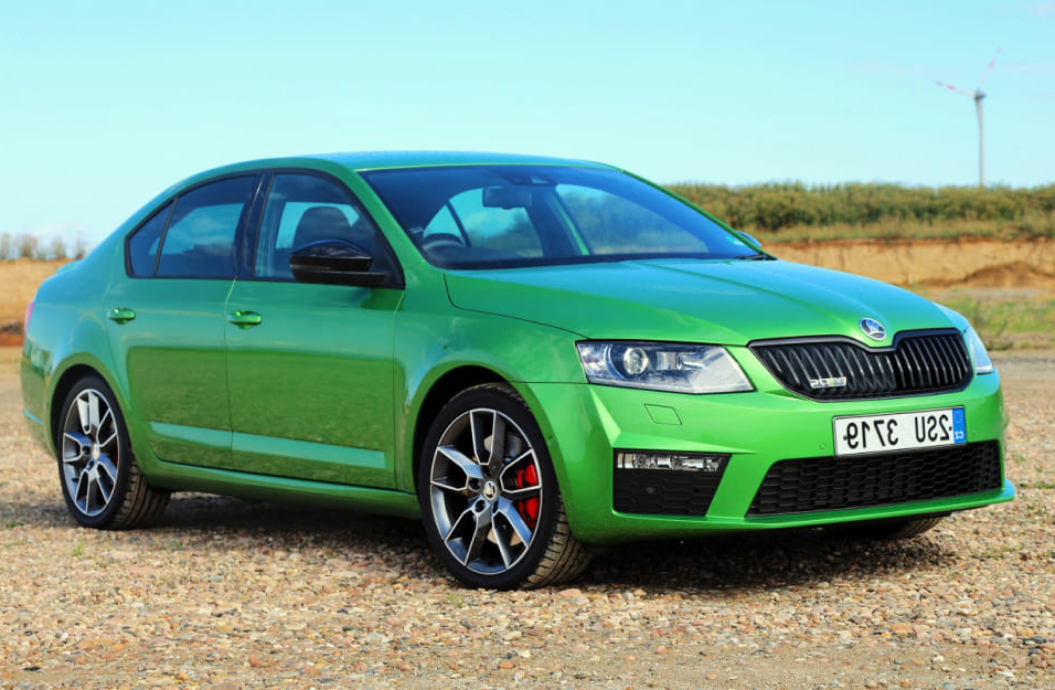Замена аккумулятора Skoda Octavia