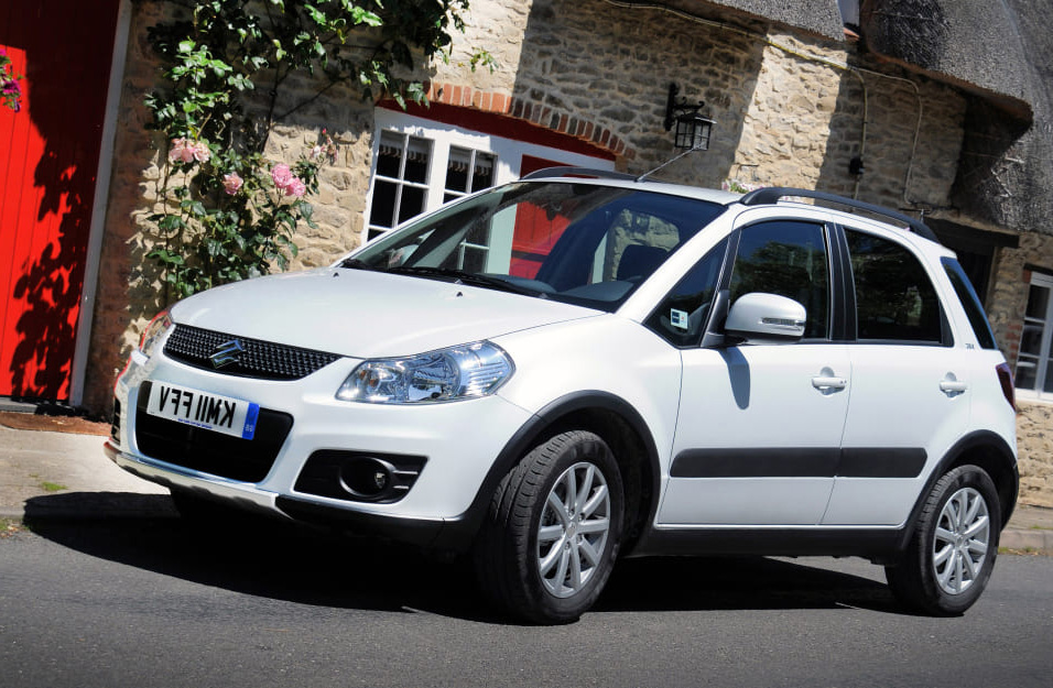 Замена аккумулятора Suzuki Sx4